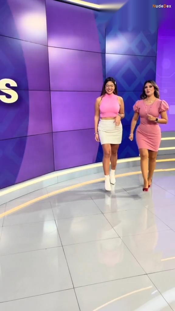 Karina Betancourt in Latina Noticias, photo 8