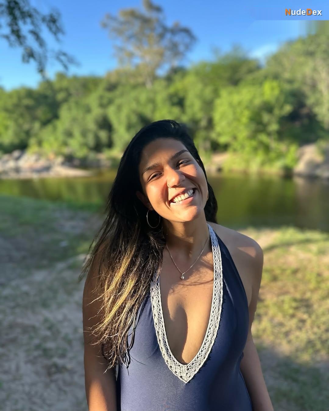 Karina Betancourt in Selva Peru, photo 3