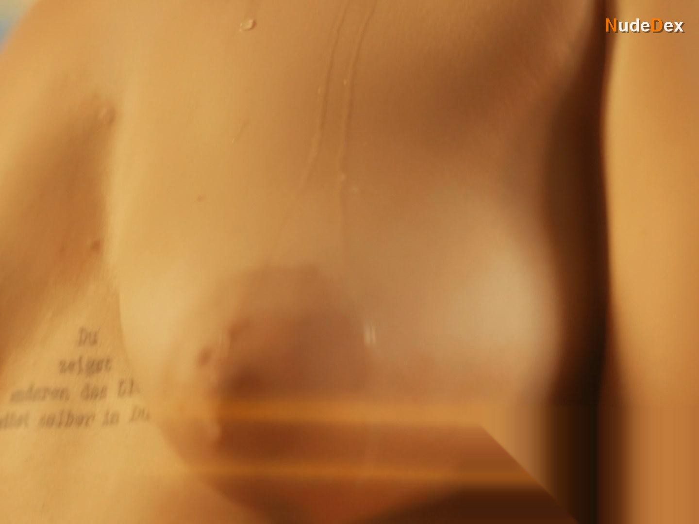 Karolina Jazwinska in Tenebrous Arcs, photo 3