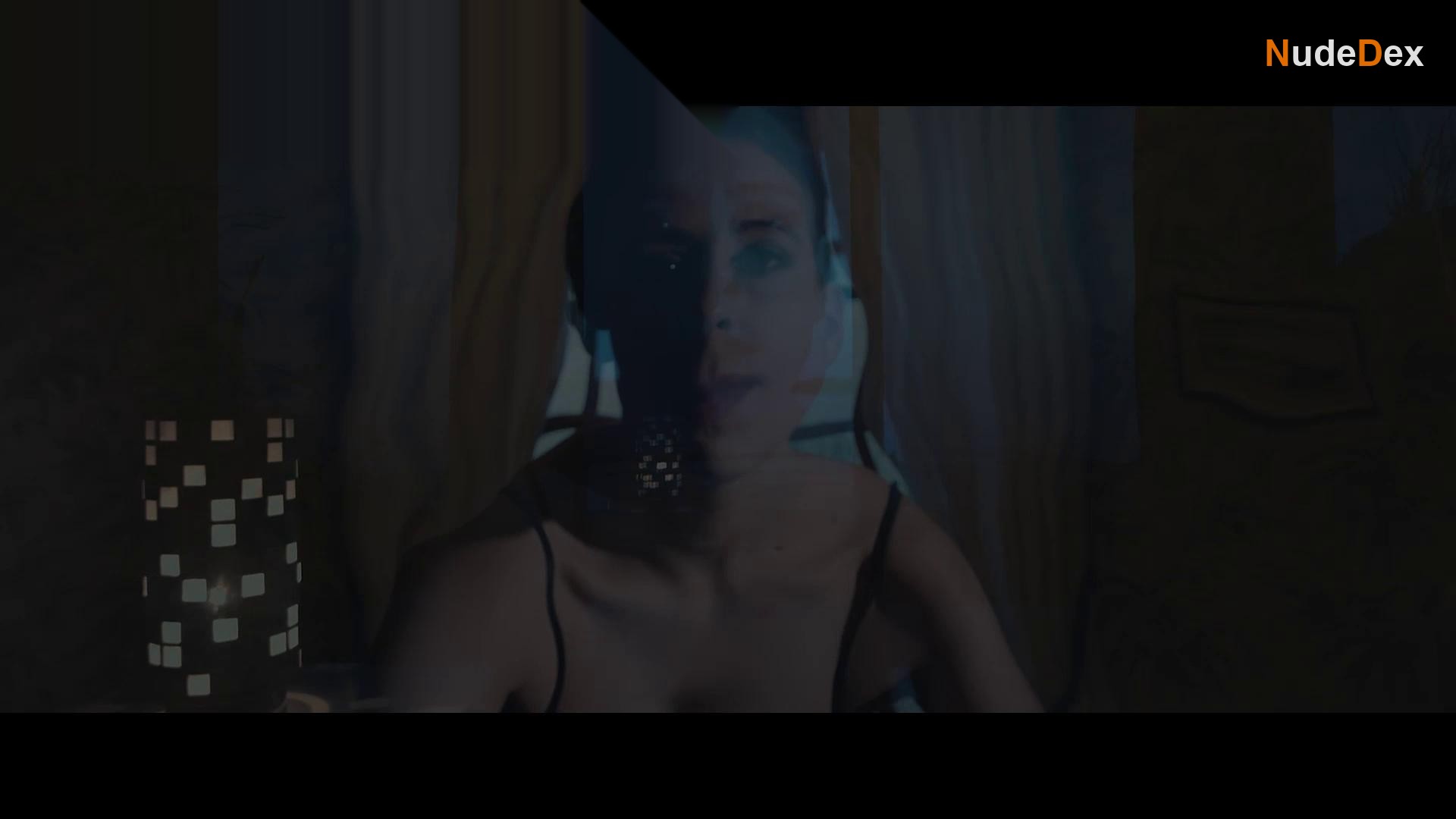 Kasia Wolf in Secret Ceremony, photo 3
