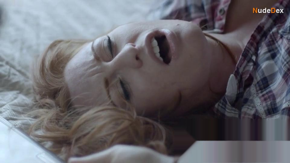 Kate Archer in Cam Girlz, photo 5