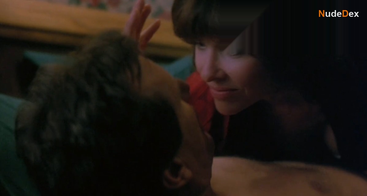 Kate Capshaw in Next Door, photo 3
