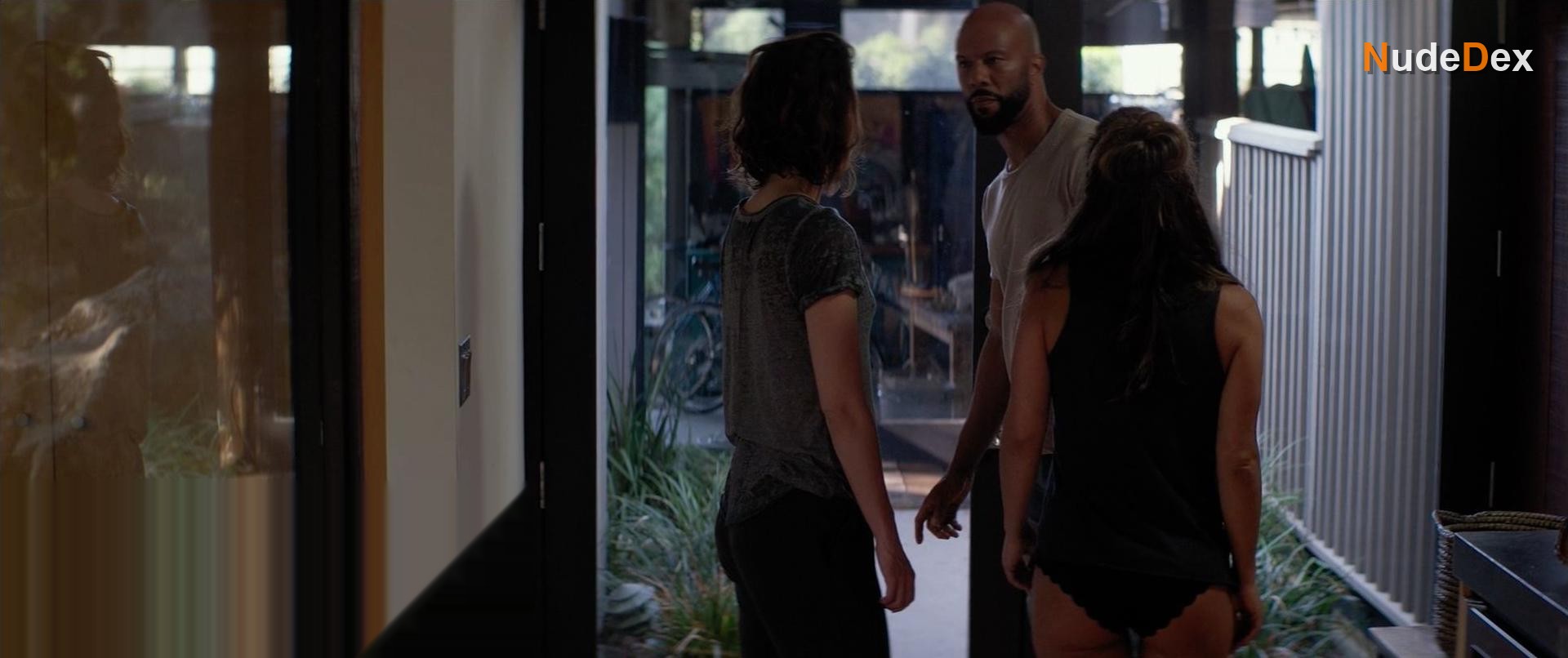 Kate Del Castillo in All About Nina, photo 2