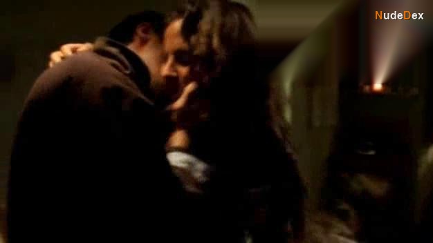 Kate Del Castillo in American Visa, photo 8