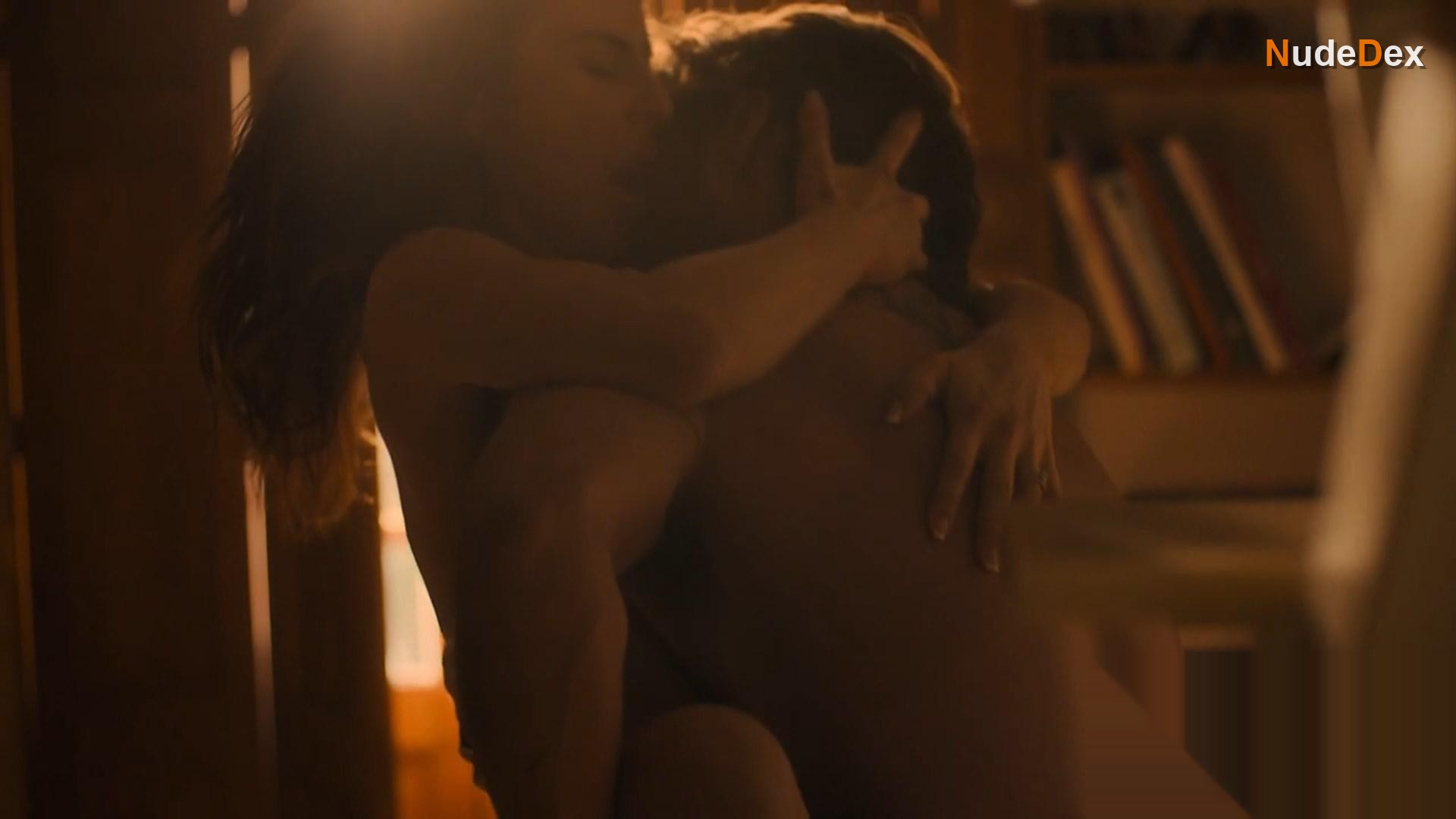 Kate Del Castillo in Falling Again, photo 3