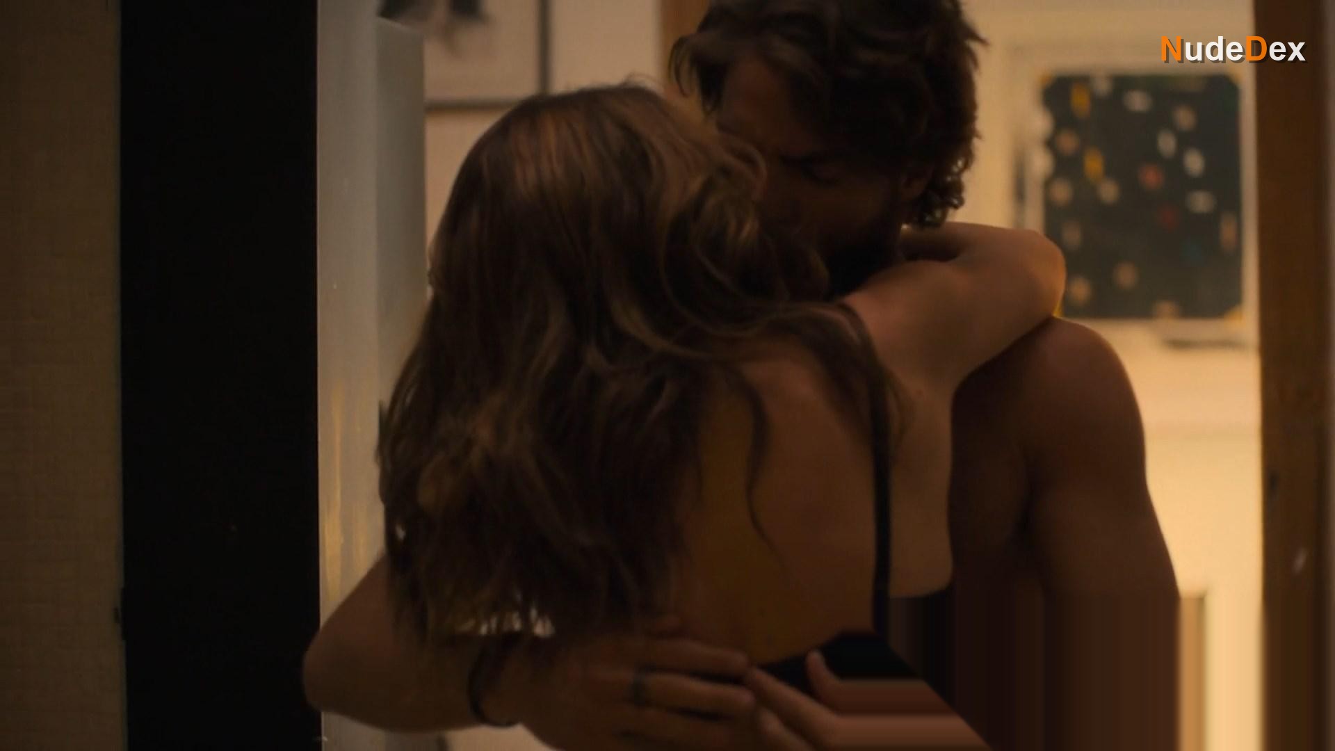 Kate Del Castillo in Falling Again, photo 10