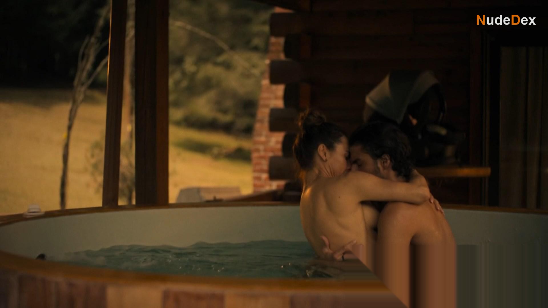 Kate Del Castillo in Falling Again, photo 23