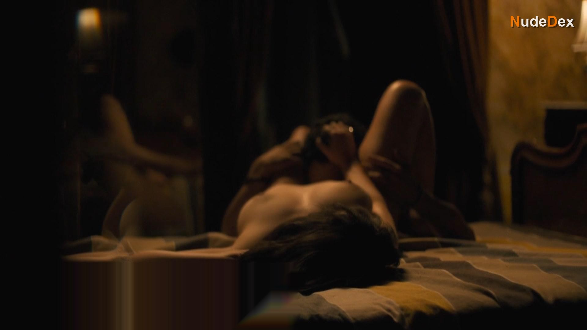 Kate Del Castillo in Falling Again, photo 25