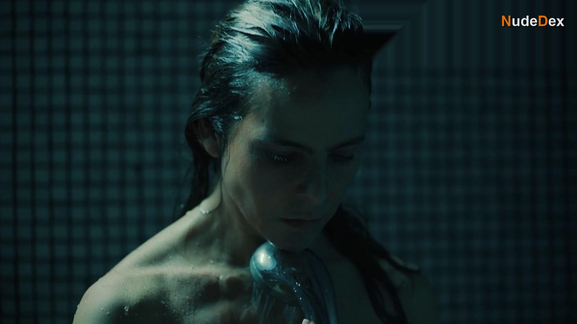 Kate Del Castillo in Falling Again, photo 27