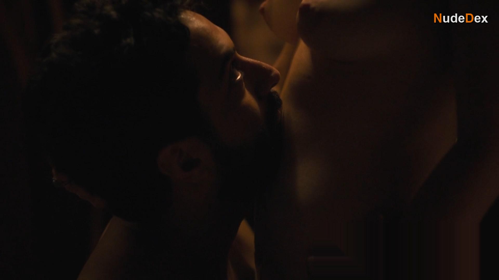 Kate Del Castillo in Falling Again, photo 32
