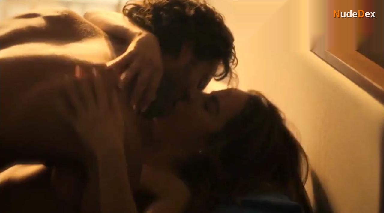 Kate Del Castillo in Falling Again, photo 35