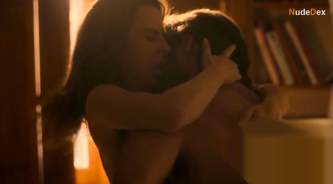 Kate Del Castillo in Falling Again, photo 36