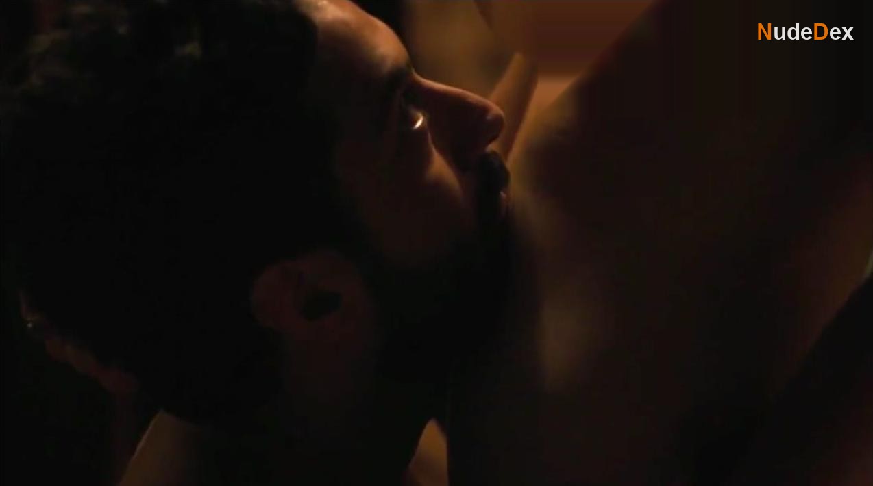 Kate Del Castillo in Falling Again, photo 37