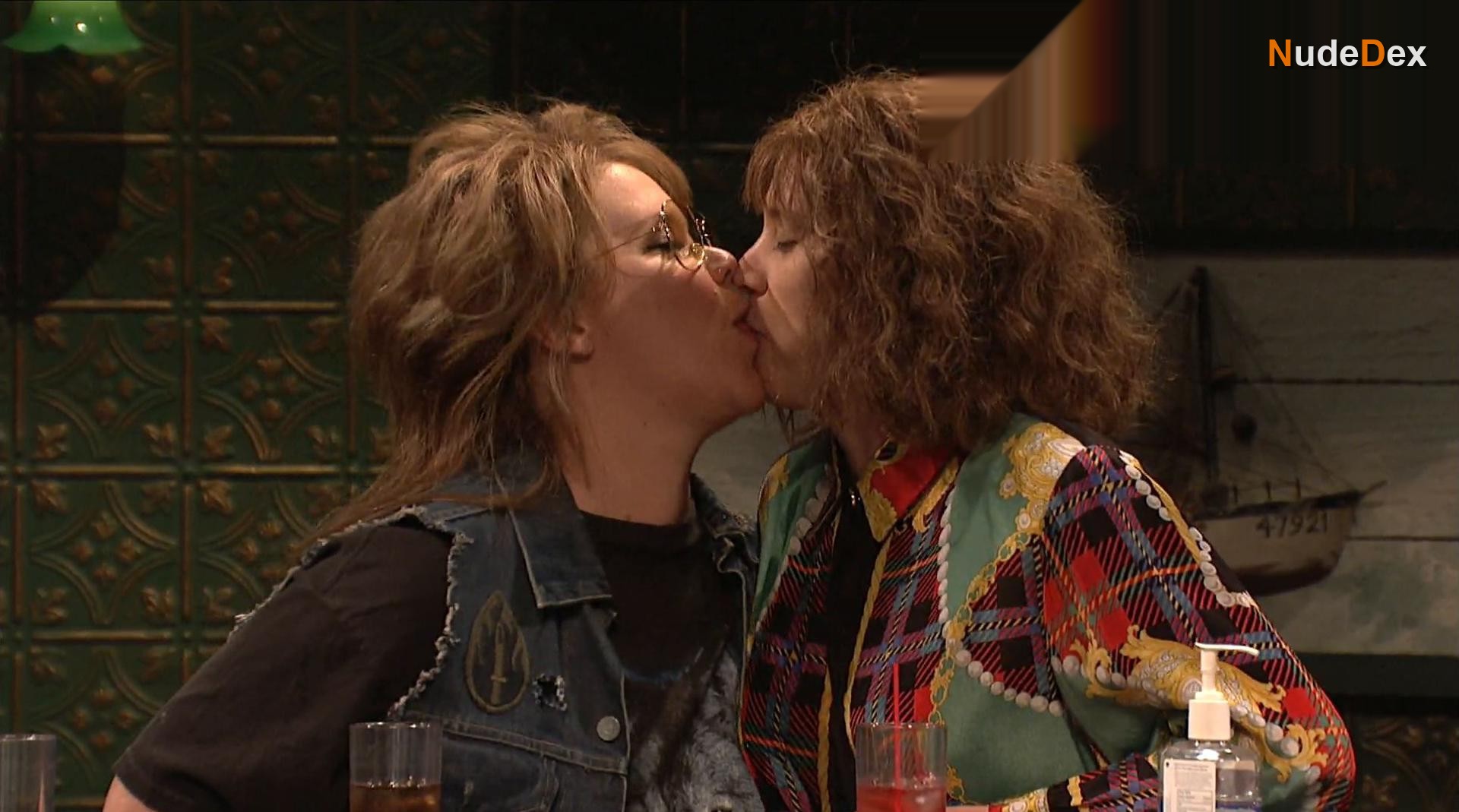 Kate Mckinnon in Saturday Night Live, photo 13