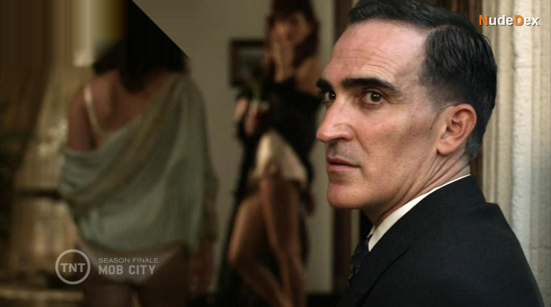 Kate Siegel in Mob City, photo 1