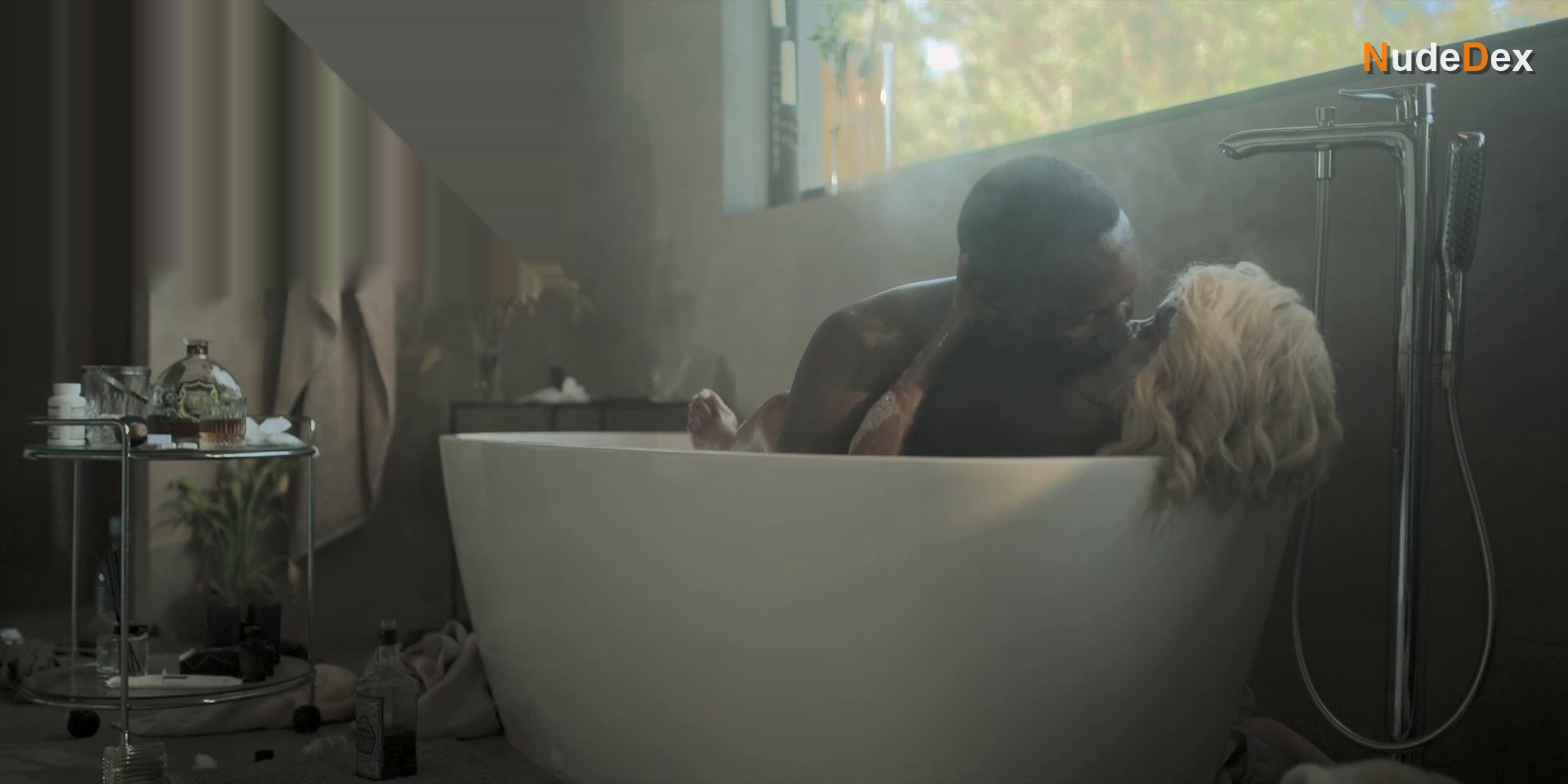 Kate Wanjohi in Fatal Seduction, photo 1