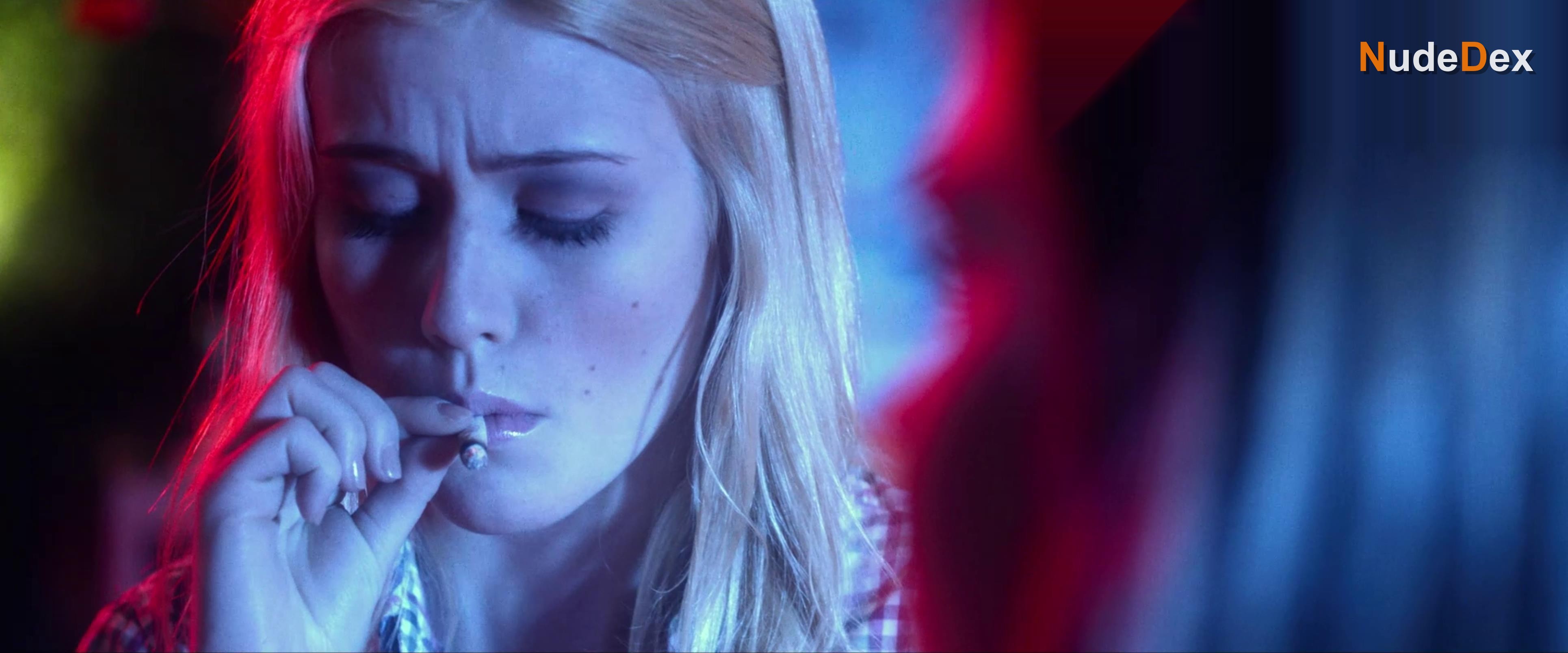 Indiscretion in Indiscretion, photo 1