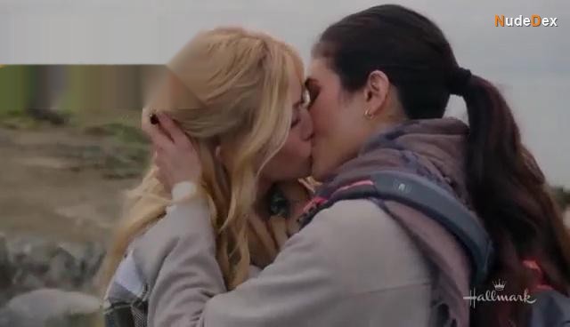 Katherine Mcnamara in Love Classified, photo 3