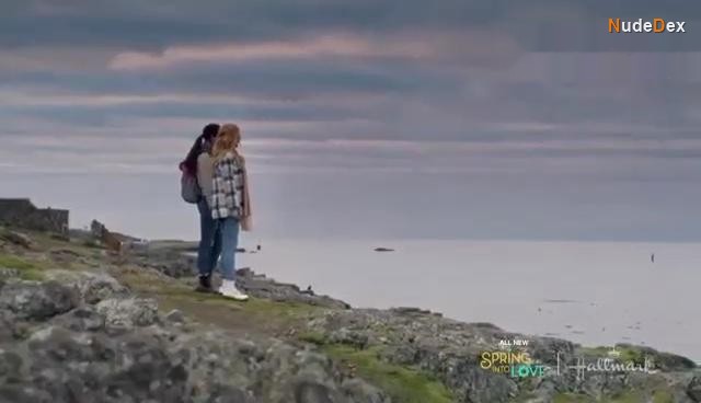 Katherine Mcnamara in Love Classified, photo 4