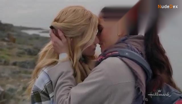 Katherine Mcnamara in Love Classified, photo 5