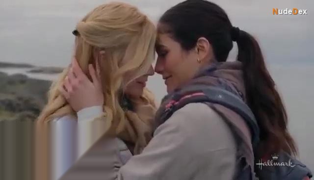 Katherine Mcnamara in Love Classified, photo 11