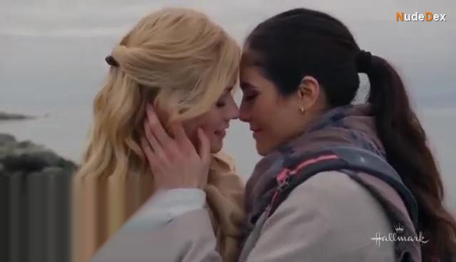 Katherine Mcnamara in Love Classified, photo 16