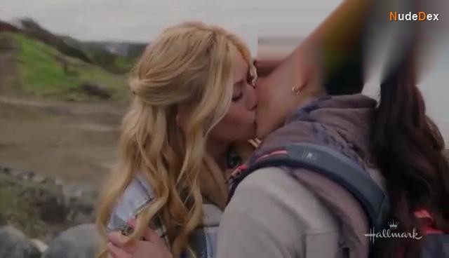 Katherine Mcnamara in Love Classified, photo 47