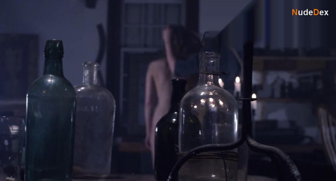 Katherine Reid in Oak Bones, photo 1