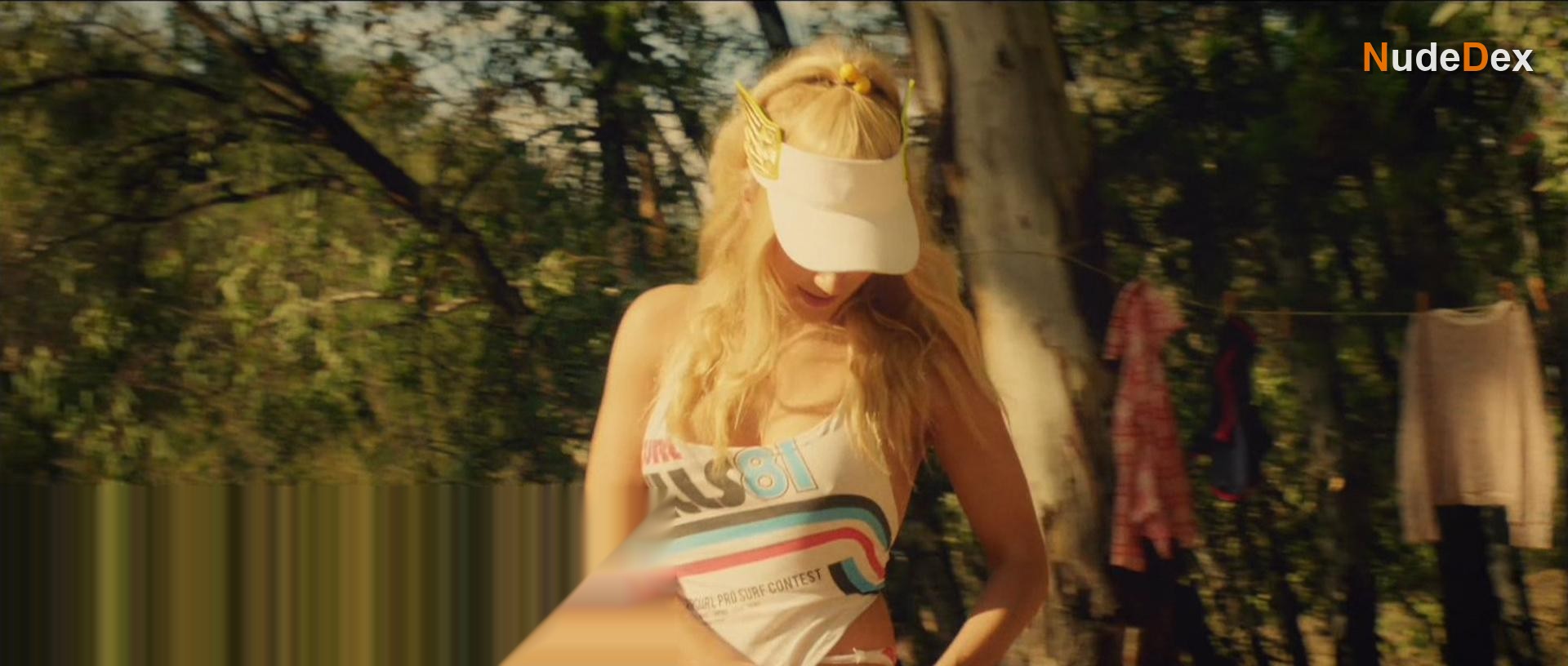 Katheryn Winnick in Stripped, photo 3