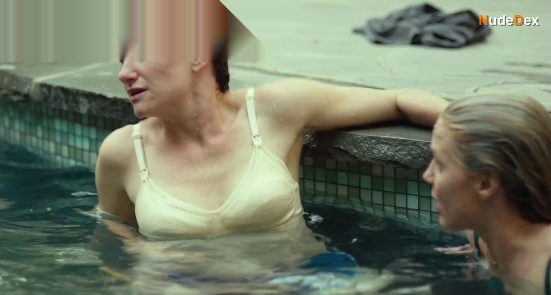 Kathryn Hahn in Afternoon Delight, photo 1