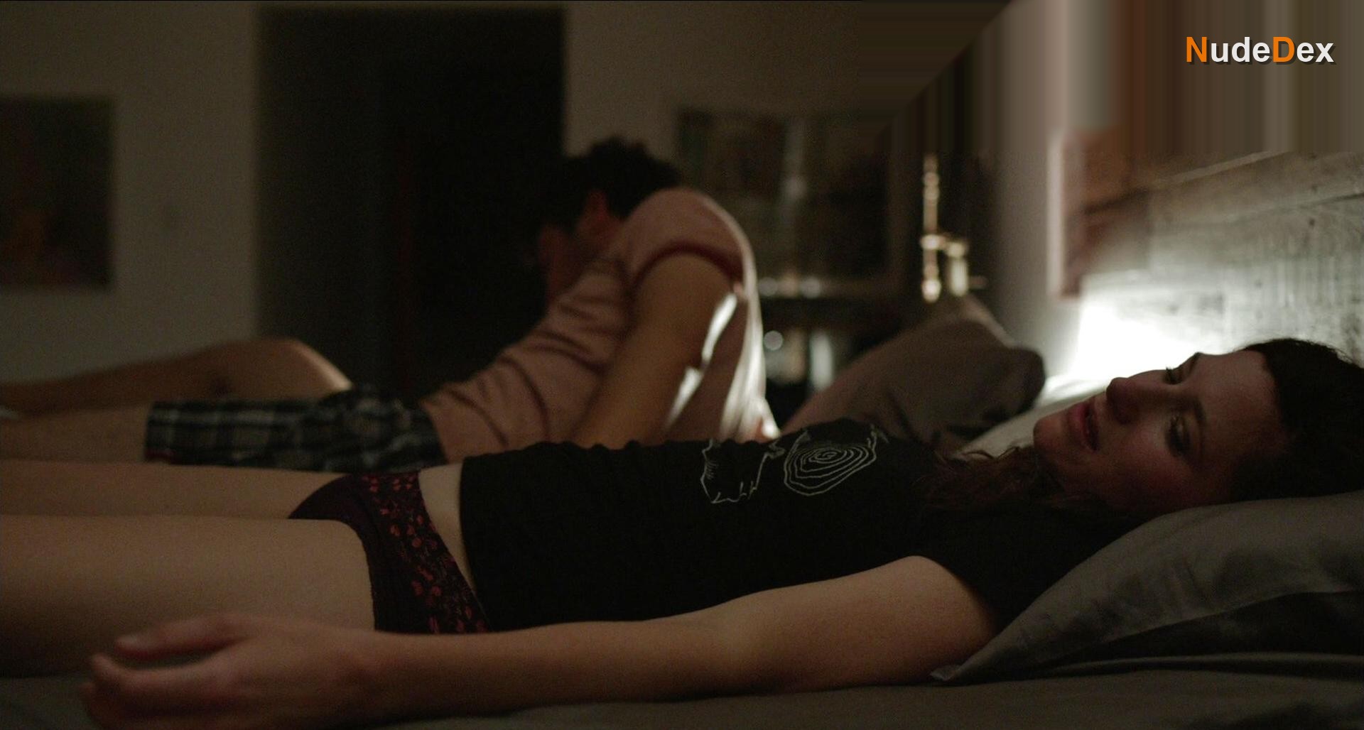 Kathryn Hahn in Afternoon Delight, photo 4
