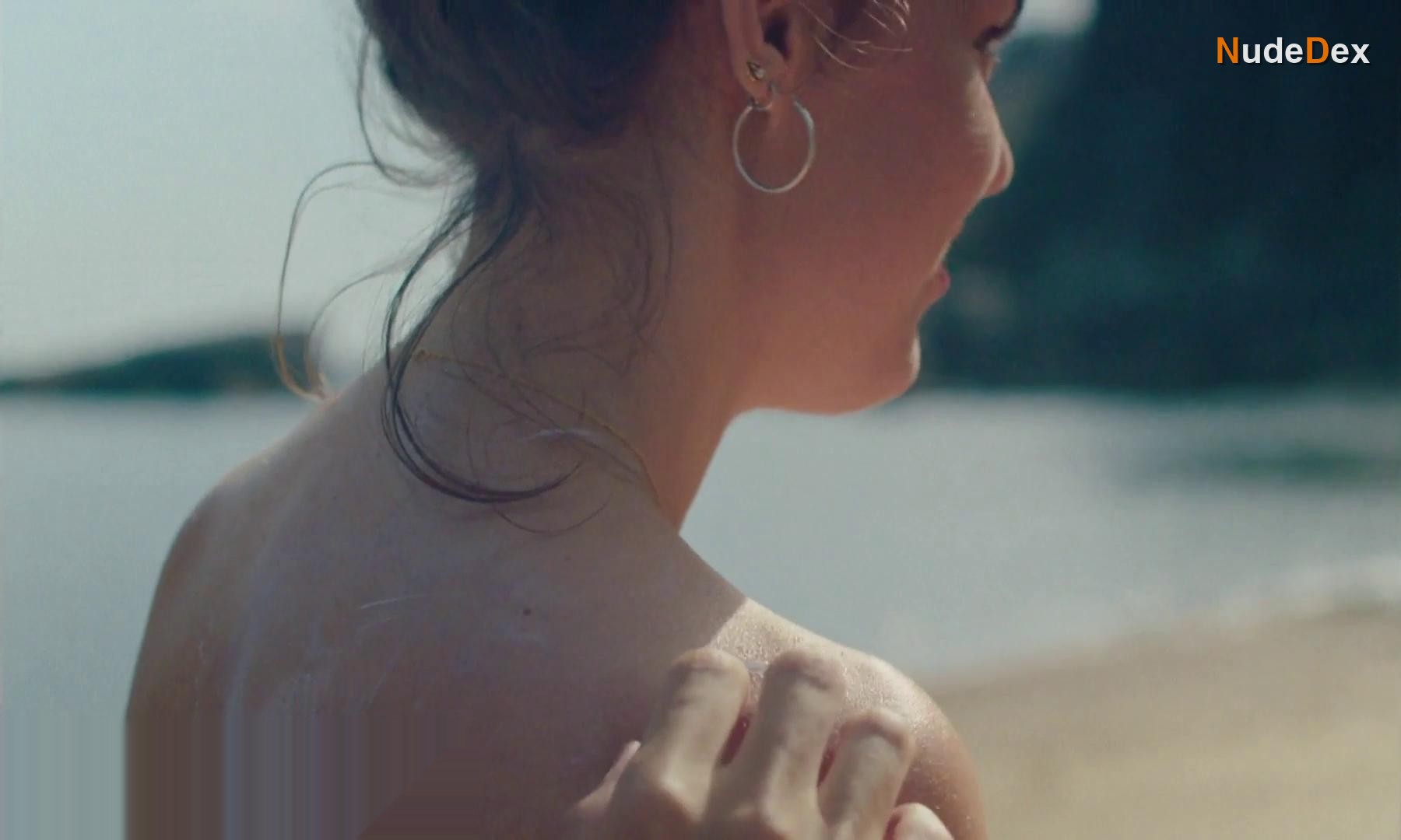Katia Borlado in Notas Sobre Un Verano, photo 1