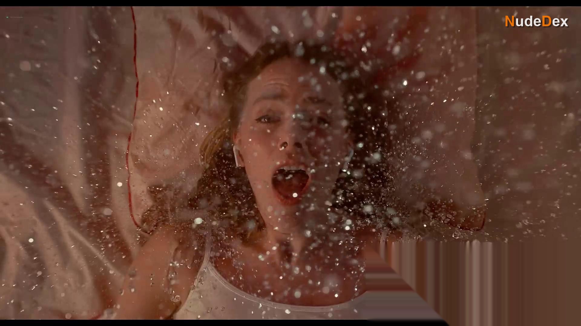 Katia Winter in Aret Jag Slutade Prestera Och Borjade Onanera, photo 3