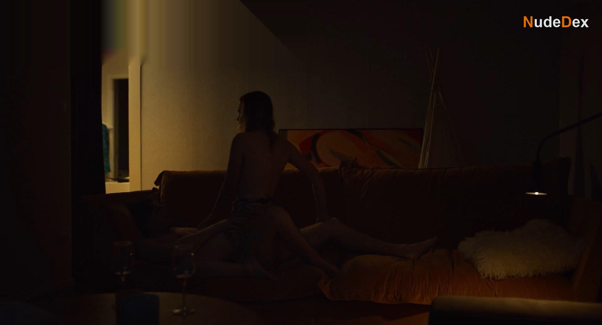 Katia Winter in Aret Jag Slutade Prestera Och Borjade Onanera, photo 20