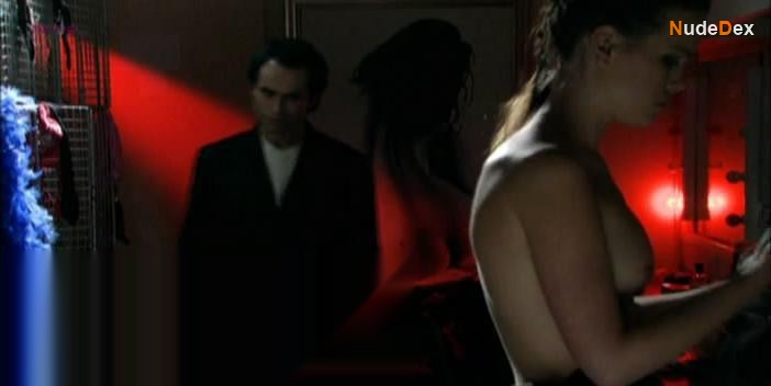 Katia Winter in Night Junkies, photo 2