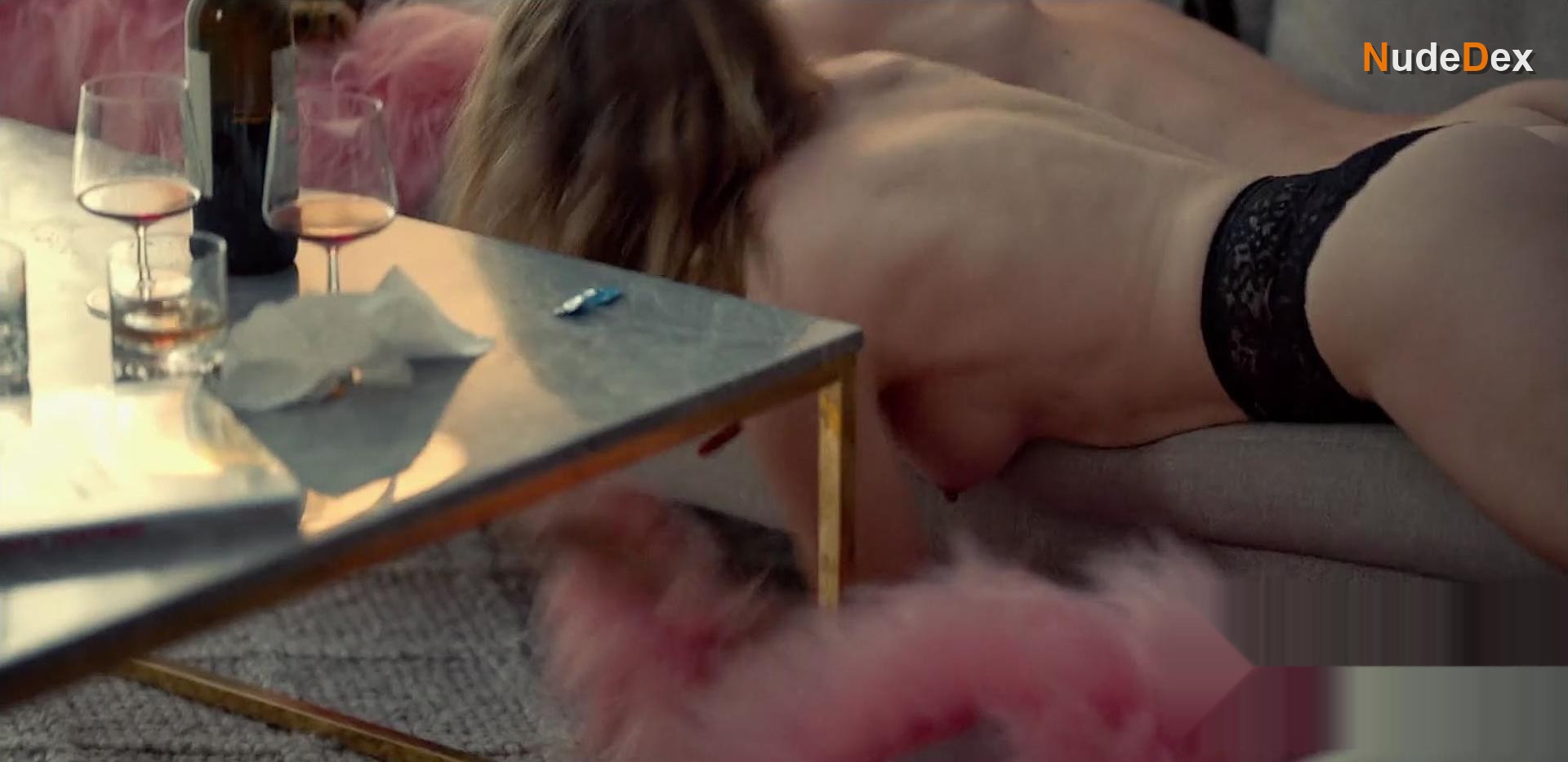 Katia Winter in The Year I Started Masturbating, photo 3