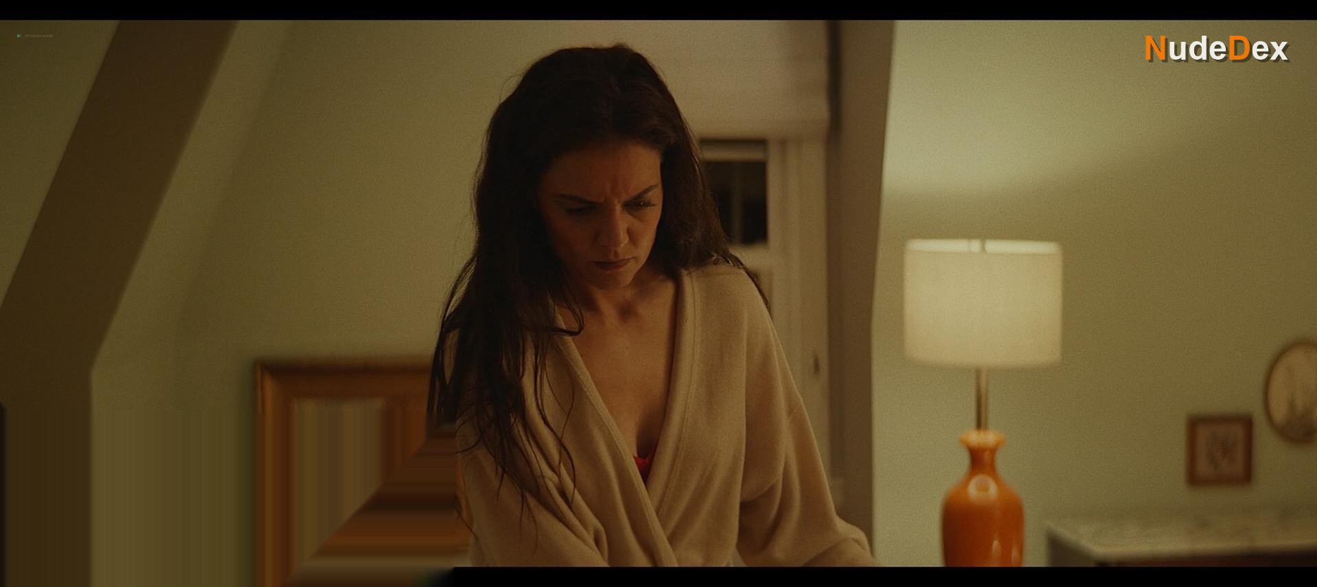 Katie Holmes in Alone Together, photo 1