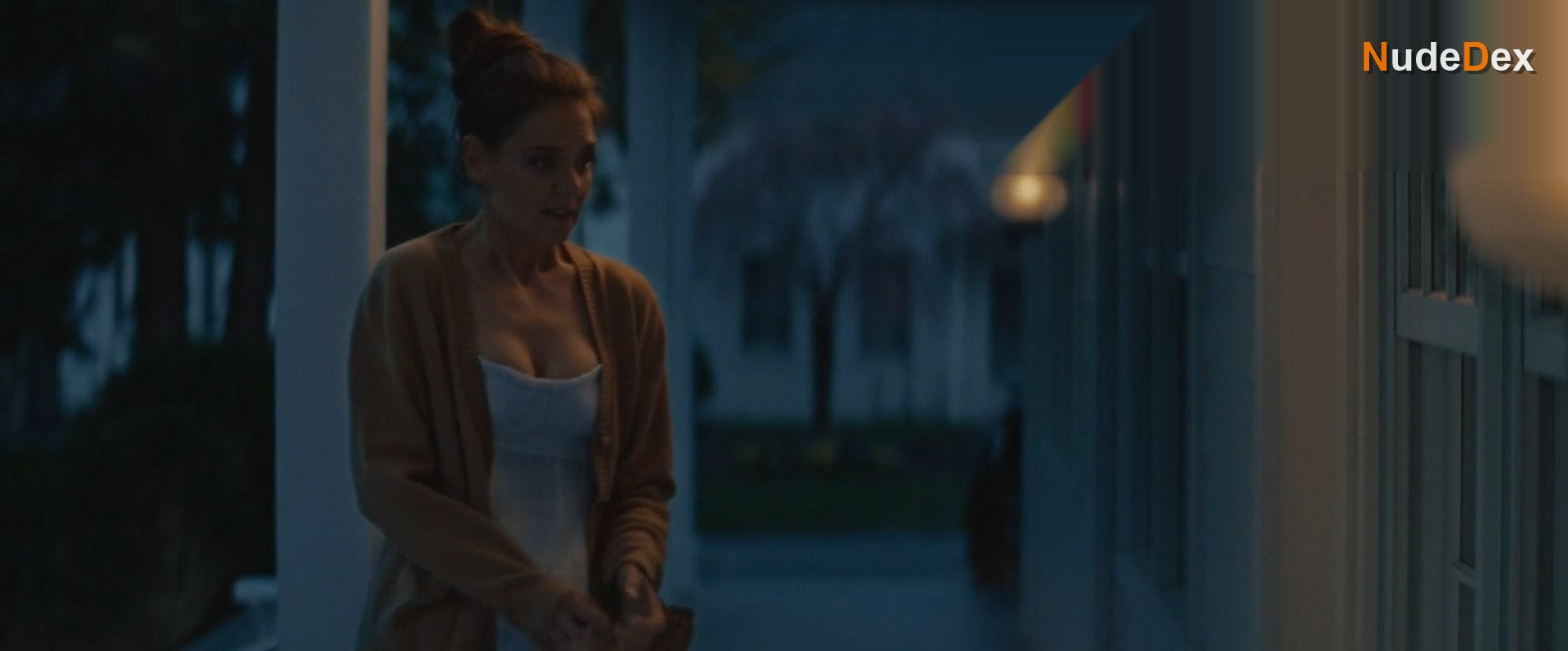 Katie Holmes in Alone Together, photo 18