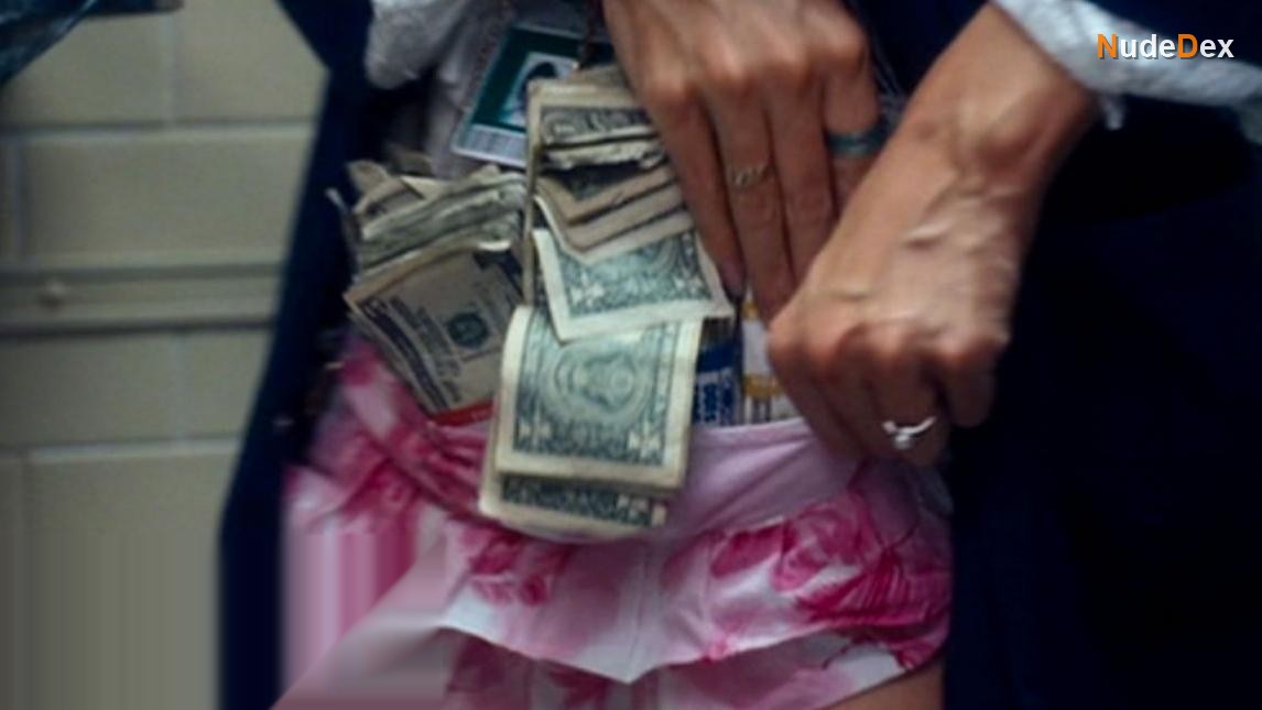 Mad Money in Mad Money, photo 3