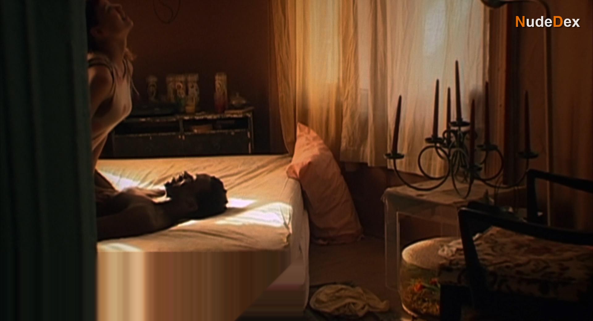 Katie Holmes in Pieces Of April, photo 3
