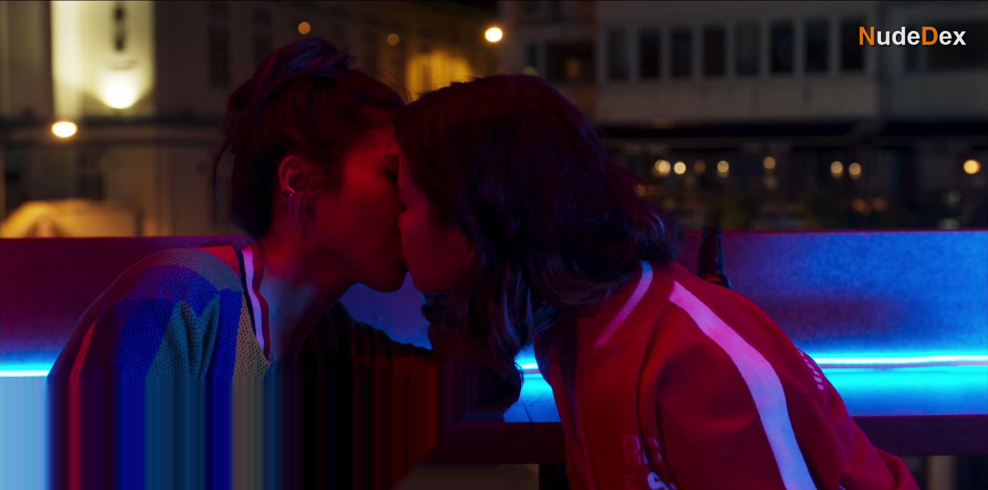 Strangers in Strangers, photo 2
