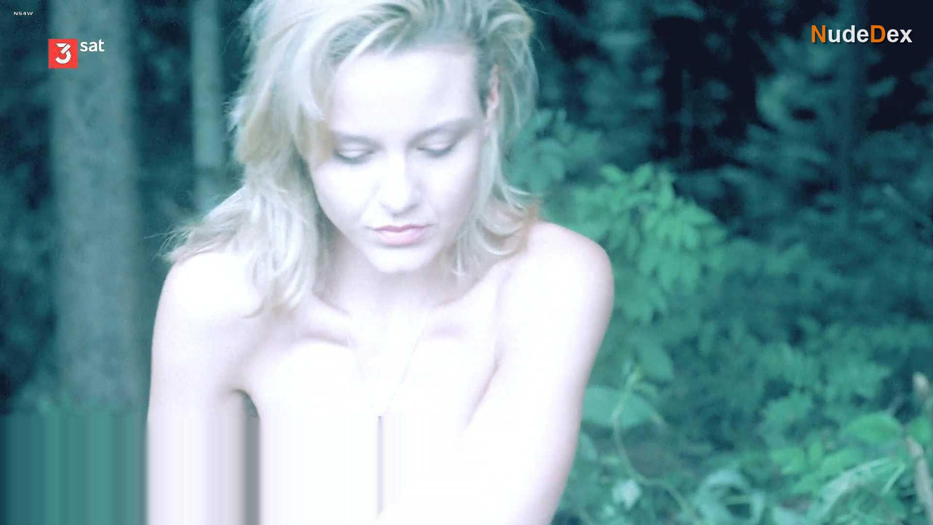 Katja Peter in Brandnacht, photo 5