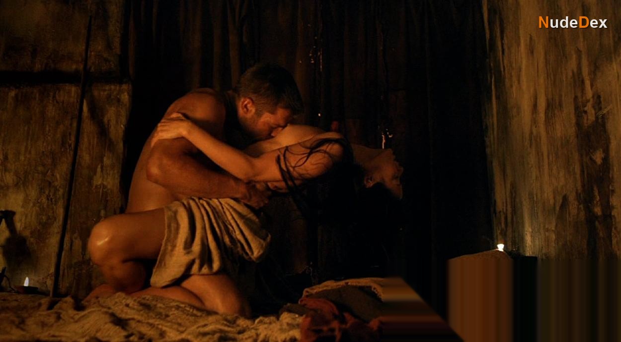 Katrina Law in Spartacus, photo 16