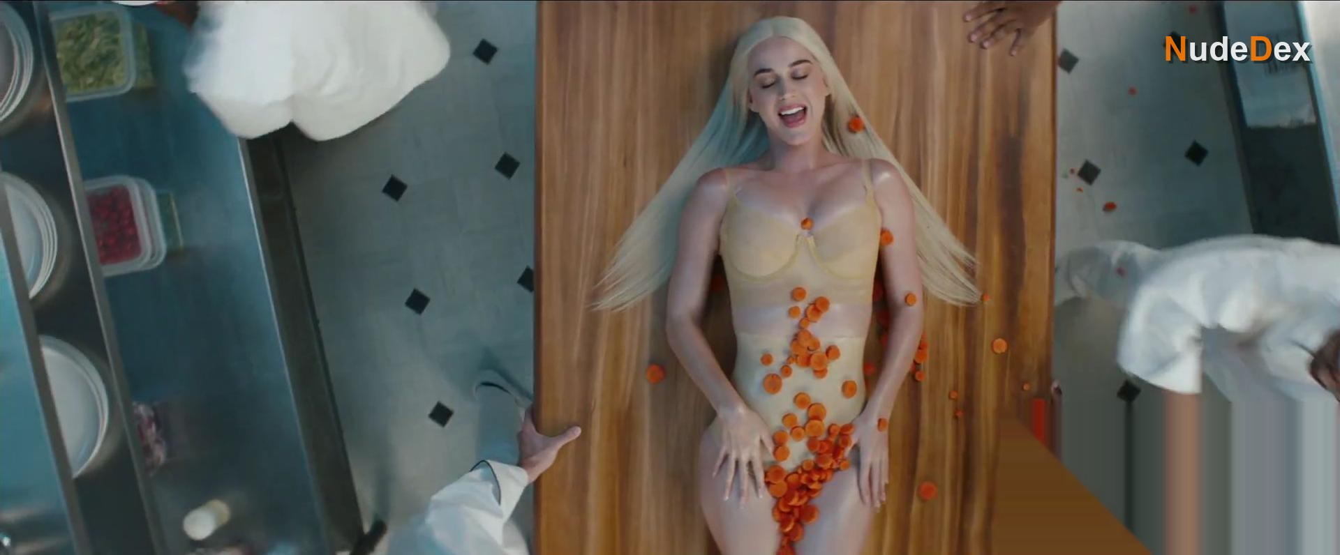 Katy Perry in Bon Appetit, photo 9