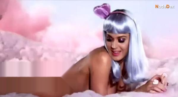 Katy Perry in California Gurls, photo 3