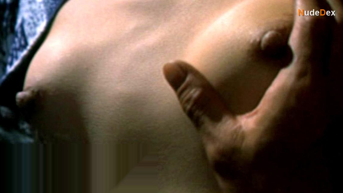 Kazuko Yoshiyuki in Lady Snowblood 2, photo 4