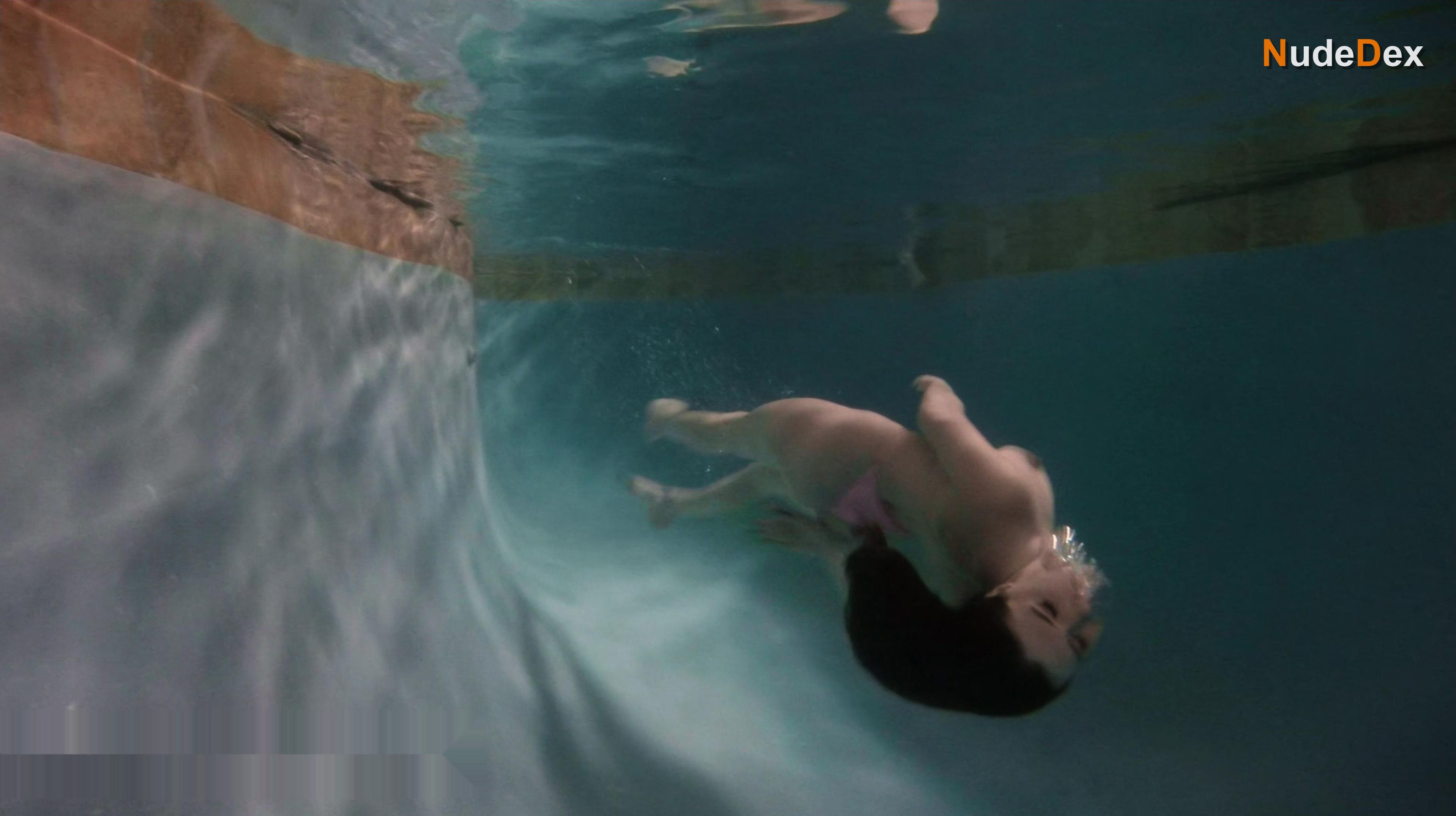 Keep Chambers in Piranha Women, photo 2