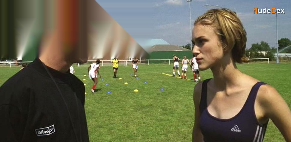 Keira Knightley in Bend It Like Beckham, photo 3