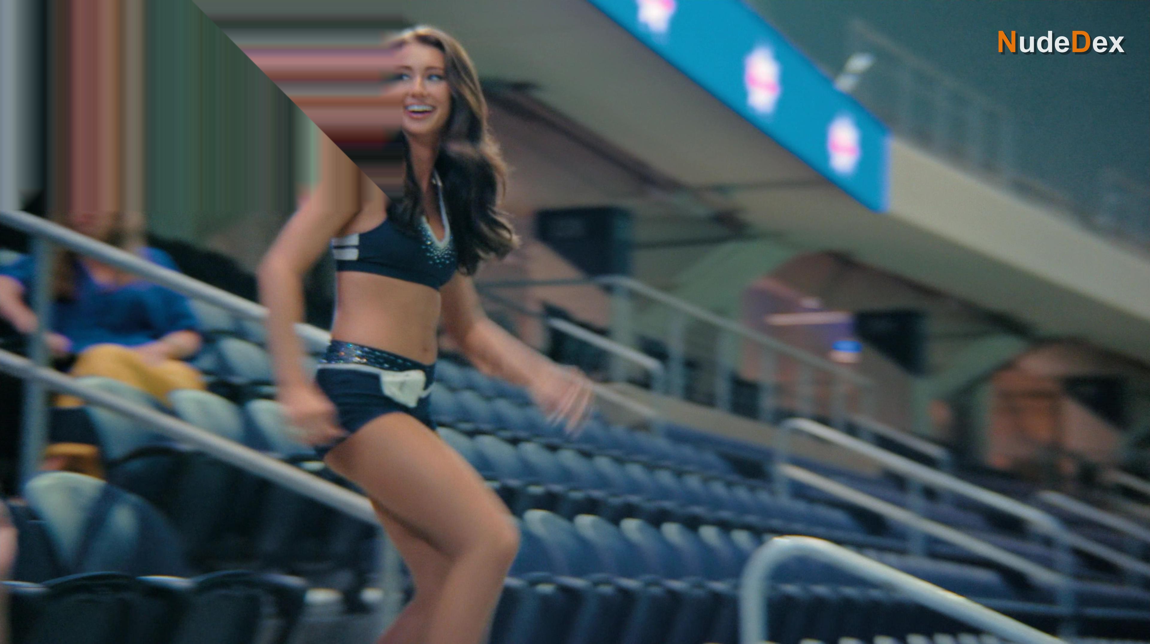 Kelcey Wetterberg in America S Sweethearts Dallas Cowboys Cheerleaders, photo 3