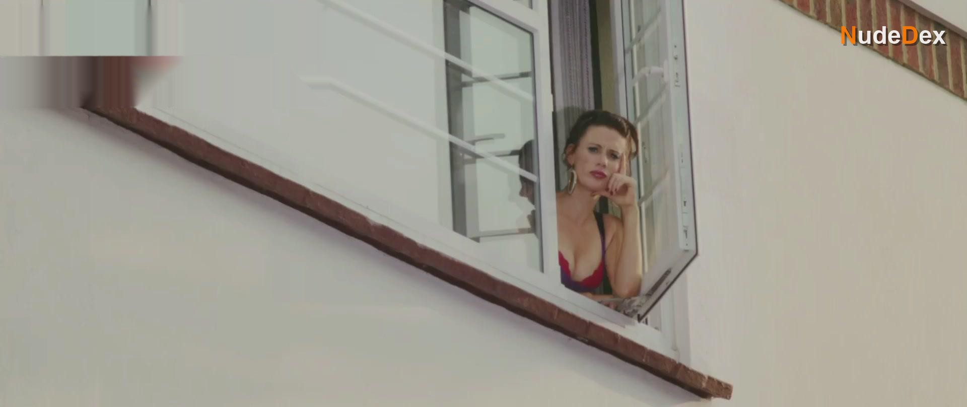 Kellie Shirley in Run For Your Wife, photo 9
